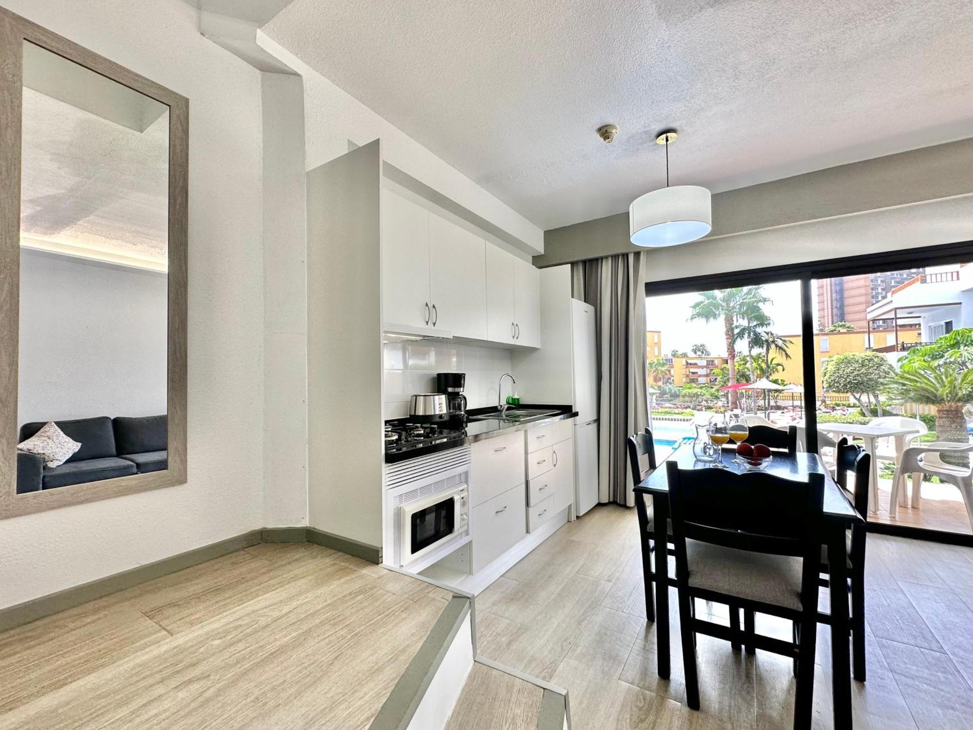 Апартаменты Pool Views Terrace Лос Кристианос Экстерьер фото